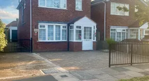 Relaxed Leigh-on-Sea Escape, Family-Friendly & Contractor Stays - Image 3
