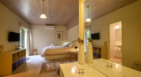 Cygnet, Studio on Sturt - Image 2