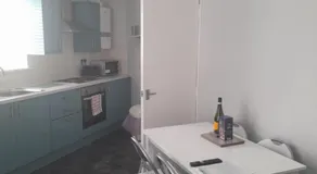 Bank Street Apartment - Image 3