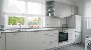 Modernes Stadthaus 100qm Parkplatz Bad&Dusche Küche - Image 3