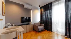 Kwiatowa Warsaw Apartment - Image 2