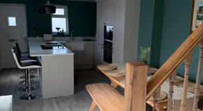 Brand New Stylish Converted Coach House in Cardiff - Image 3