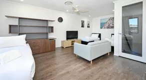 Stunning Maroochy Waterfront Home - Image 2