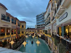 Venice Canal View with Balcony near BGC and Airport 10c - Image 4