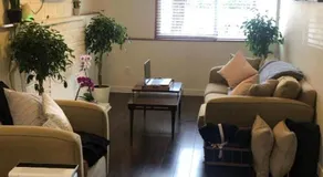 Quiet-comfy 3 bedroom house on a tree lined street in Kitsilano - Image 3