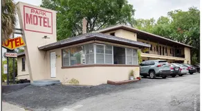 Park Motel - Image 5