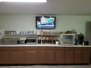 Super 8 - Guymon - Image 2