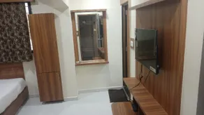 Hotel Surbhi Inn - Image 5