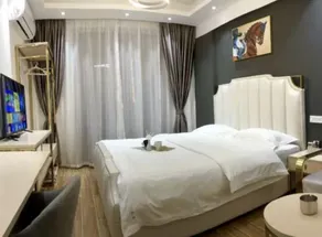 Lucky Hotel - Image 5