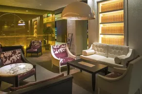 Jinjiang Inn Select Shanghai Nanjing Road Pedestrian Street - Image 2
