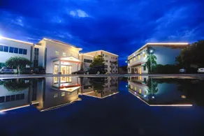 Shunyi Oriental baipenhu Hot Spring Hotel (Huizhou Huidong Baipenzhu store) - Image 3