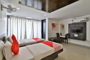 OYO 36026 Comfort Inn Regency - Image 3