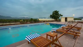 Hill Garden Retreat - Image 4
