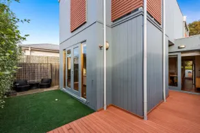 Chic 2-Bed Home By Bustling Shops - Image 4