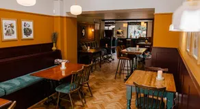 The Queens Chew Magna - Image 5