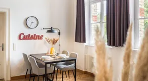 SCHWARZLINS LoftRaum - Stilvolles Apartment mit Smart TV, NETFLIX, Disney Plus, schnellem WLAN, Parken, Nespresso - Image 2