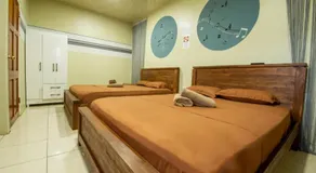 Rumanija's Airport Rooms - Image 2