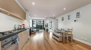 Heart of Melbourne CBD - 2BR I 1BH I Office Space I Free Parking - Image 3