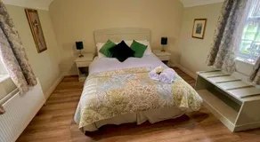Riverside Cottage - Image 2