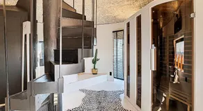 Off Tower Hotel - Image 4