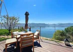 Yuexin Jinghu Luxury Homestay - Image 4