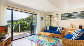 Straddie Beach House 3 - Image 2