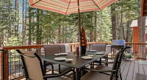 Tahoe Donner Cabin Level Driveway Sleeps 8 Fireplace - Image 5