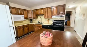 4 Bed, 2 Bath, Upper Flat - Image 3