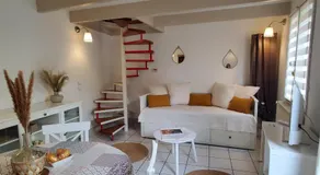 Aux Vieilles Murailles • Charmante maison & cour - Image 2
