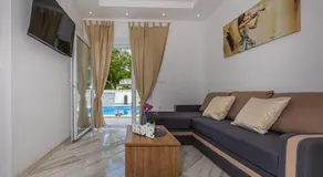 Holiday home Dusak with swimming pool and jacuzzi - Image 2
