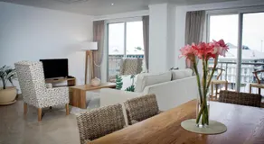 The Quadrant Luxury Apartments - Image 2