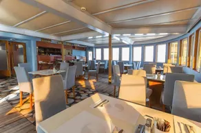 Grand Jules - Boat Hotel - Image 3
