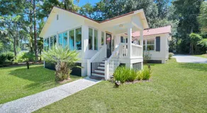 Lowcountry Charm with Private Dock Overlooking Beaufort River - Image 5
