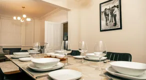 Luxury 3BD Manchester Home with Games Room Sleeps 10 - Image 2