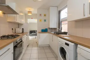 Townhouse @ 27 Electricity St Crewe - Image 3