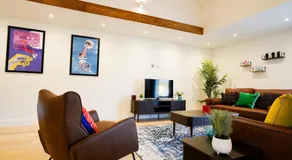 Starlight Lodge - 4 bedroom Barn with Hot Tub! - Image 2