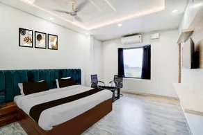 OYO Hotel O Hanuman Gadi Formerly Alankar Lawn - Image 2