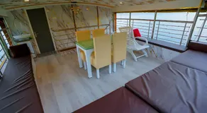 Dreams Spectrum Luxury houseboat - Image 3
