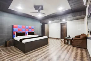 Super Townhouse by OYO Haibowal Chowk Near DMC - Image 4