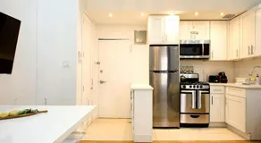 62-2B Renovated 1BR in Prime Upper East Side - Image 3