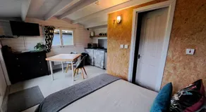 The Cosy Cabin - Image 2