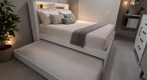 Quarto Aconchegante Completo Wi-Fi TV Microondas Cafeteira Entrada Privativa - Image 2