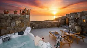 Suite with Jacuzzi & Sea View - Image 2
