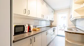 SN Parking Incluido 4Bd 2Bth Excelente Ubicacion - Image 2