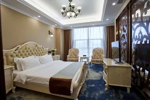 Grand Hotel - Image 2