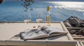 A Luxury Seafront Villa with amazing ambience and view - Image 3
