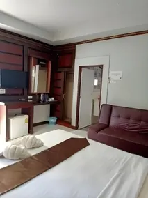 Lanta Paradise Beach Resort - Image 5