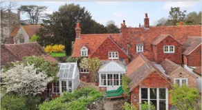 Perfectly Positioned Hambleden House - Image 3
