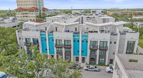 Cityscape Retreat - Image 5