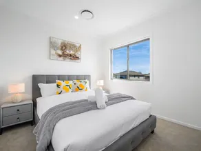 Spacious 5-bedroom building in brilliant Austral with AC - Image 2